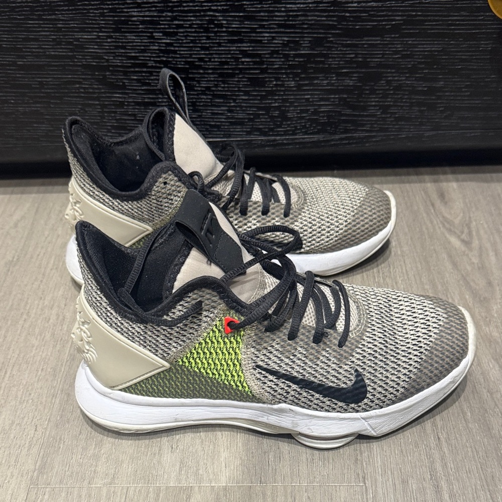Nike Black and Green Mesh Sneakers